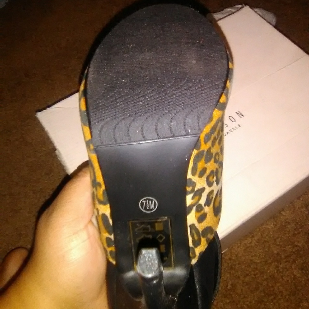 Heels - Picture 3 of 4